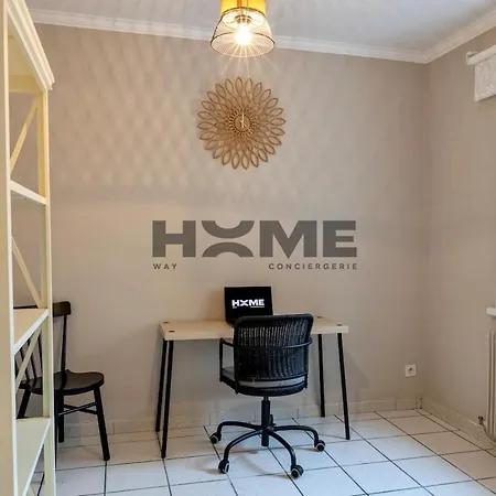 Family House 아파트 *